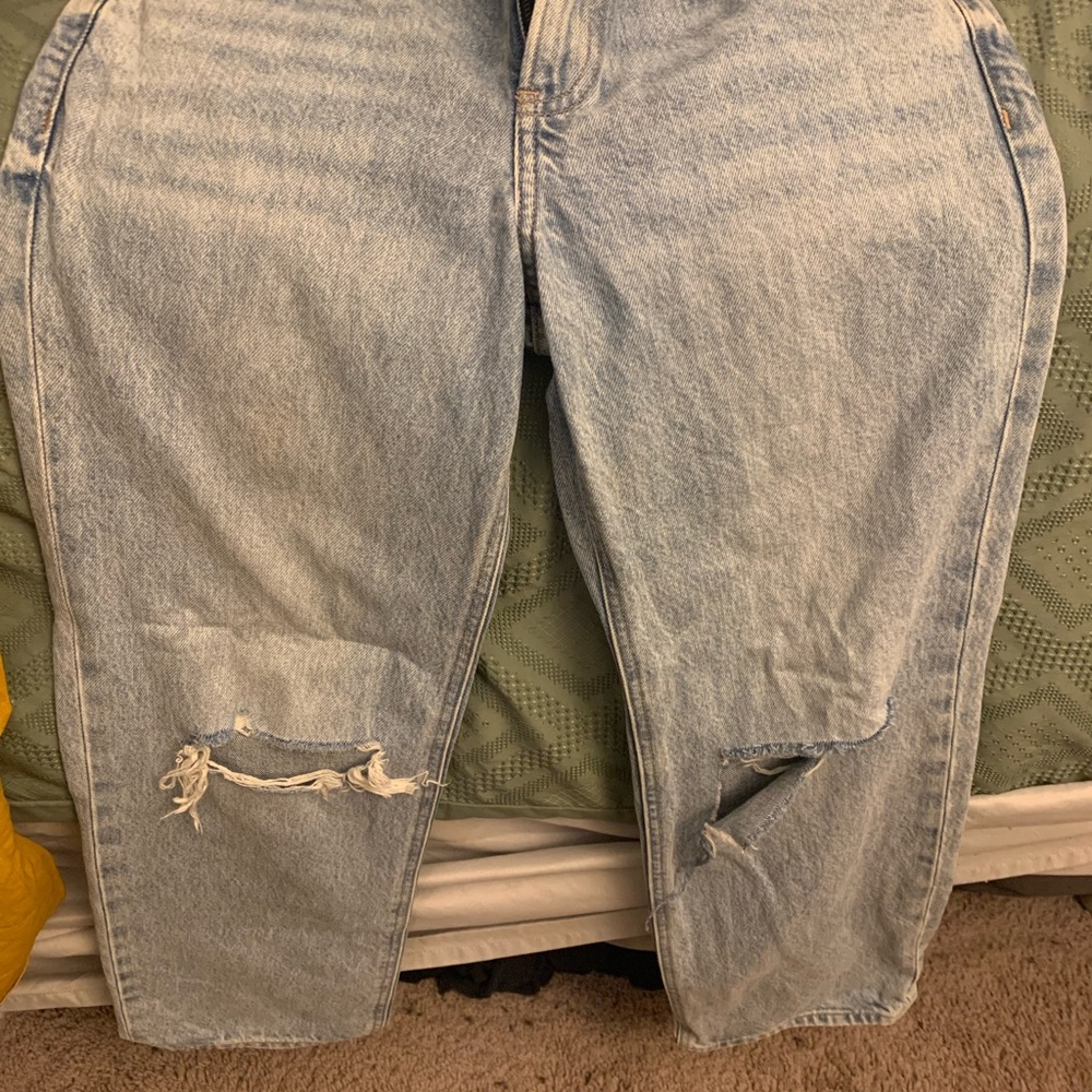 Never worn American Eagle Jeans size 4